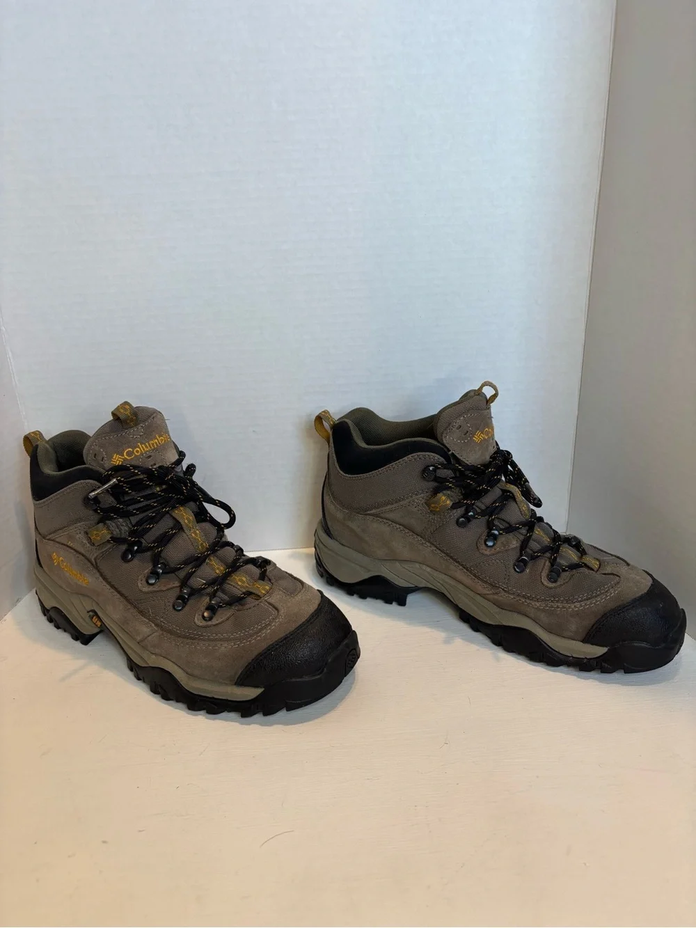 Columbia Trail Meister Mid Hiking Boots size men’s 9